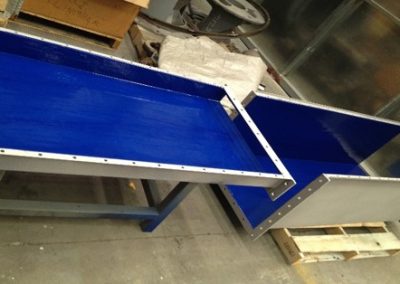 Non-stick coatings for dust extraction